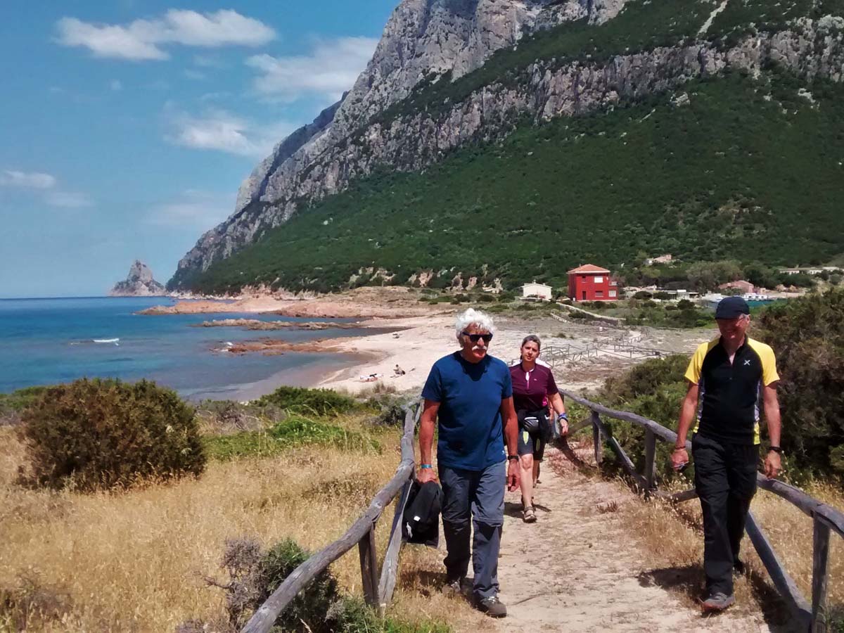 Tavolara Escursione Trekking Turistico Gruppo